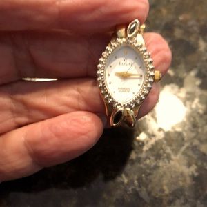 Elgin Diamond Quartz Female vintage watch.Hand wind.Elegant,needs new battery.